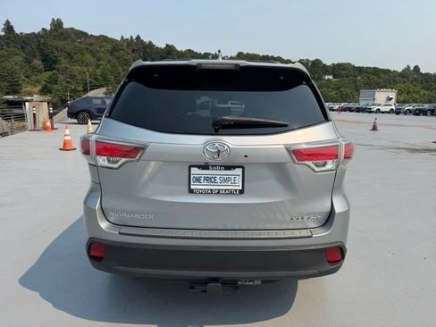 Used 2015 Toyota Highlander XLE AWD/4WD image 4