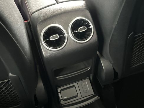 Certified 2022 Mercedes-Benz GLA 250 image 32