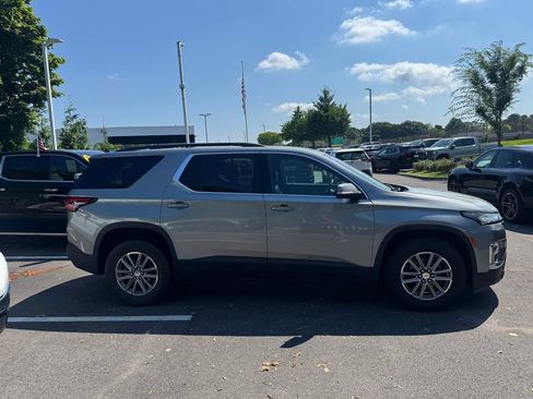 Used 2023 Chevrolet Traverse LT AWD/4WD image 3