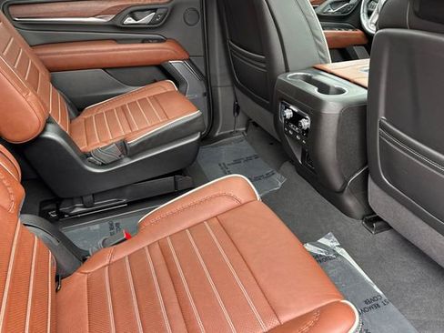 Used 2024 GMC Yukon Denali Ultimate AWD/4WD image 19