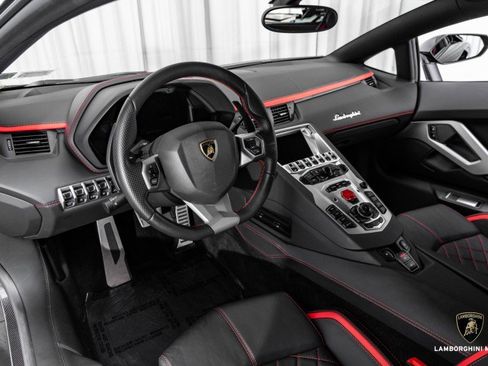 Used 2018 Lamborghini Aventador S image 51