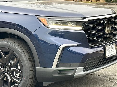 New 2025 Honda Pilot Touring image 4