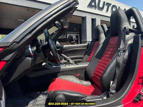 Used 2017 FIAT 124 Spider Abarth RWD image 27