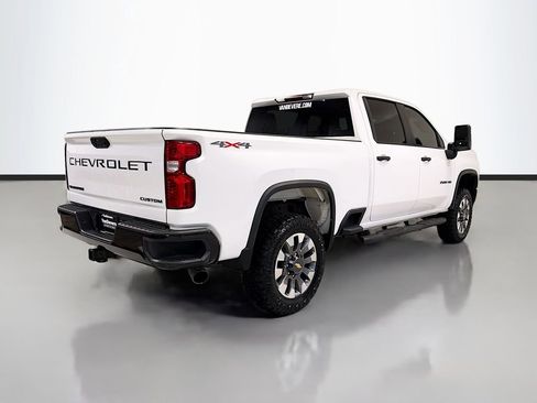 Used 2022 Chevrolet Silverado 2500 Custom w/ Custom Convenience Package AWD/4WD image 10