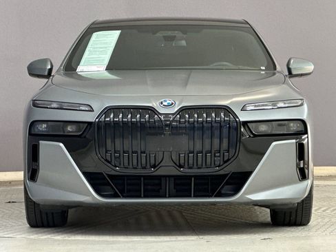 Used 2023 BMW i7 xDrive60 w/ Executive Package 2 AWD/4WD image 5