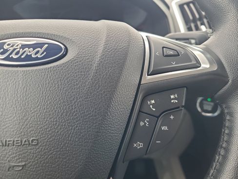 Used 2024 Ford Edge Titanium image 19