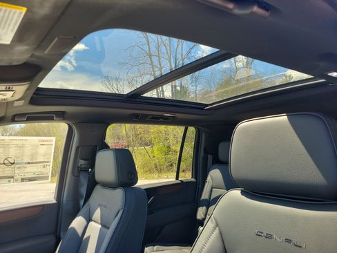 New 2026 GMC Yukon XL Denali w/ Sun & Power Step Package AWD/4WD image 27