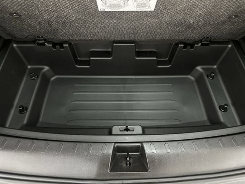 Used 2023 Chevrolet Traverse LT w/ LT Premium Package AWD/4WD image 26