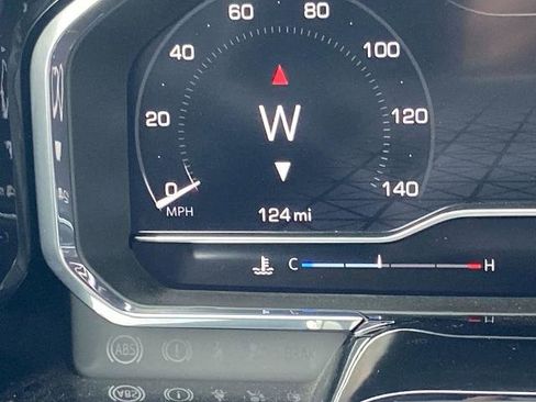 Used 2025 GMC Sierra 1500 SLT w/ SLT Premium Package image 8