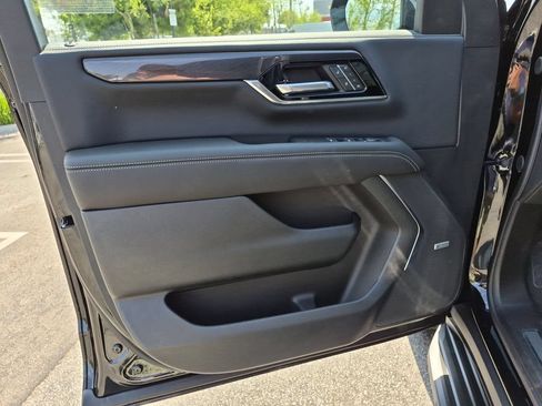 New 2026 GMC Yukon XL Elevation w/ Elevation Premium Package AWD/4WD image 11