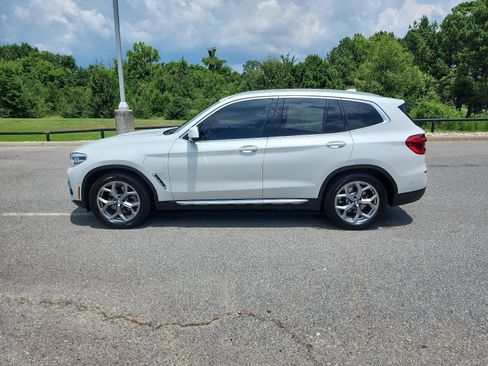 Used 2021 BMW X3 xDrive30e w/ Executive Package AWD/4WD image 2
