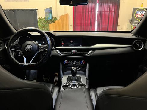 Used 2018 Alfa Romeo Stelvio Ti Sport image 14