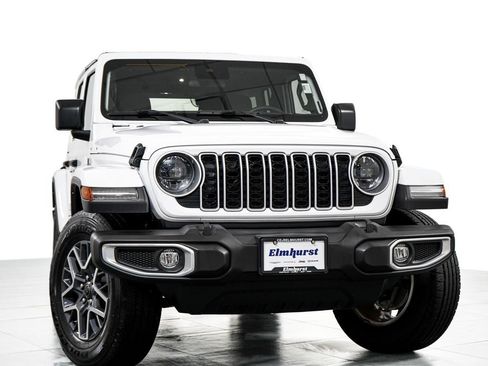 Used 2024 Jeep Wrangler Unlimited Sahara AWD/4WD image 3