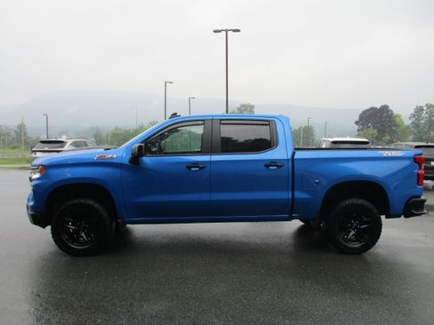 Used 2025 Chevrolet Silverado 1500 LT Trail Boss w/ Convenience Package II AWD/4WD image 8