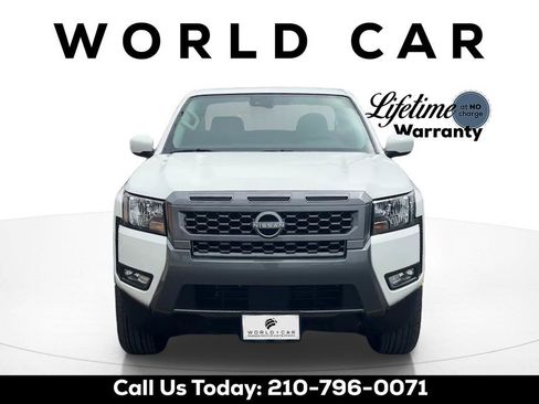 Used 2025 Nissan Frontier SV w/ SV Convenience Package RWD image 2