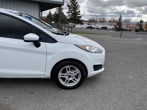 Used 2018 Ford Fiesta SE image 18