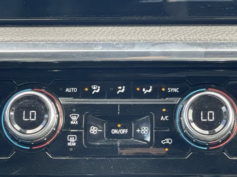 Used 2023 GMC Sierra 1500 Denali AWD/4WD image 35