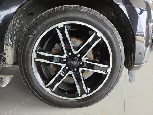 Used 2019 Ford Expedition Limited w/ Equipment Group 303A AWD/4WD image 9