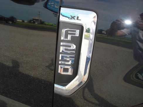 Used 2019 Ford F250 XL w/ XL Value Package AWD/4WD image 11