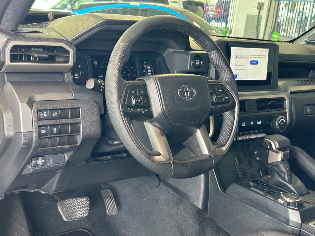 Used 2024 Toyota Tacoma SR5 w/ SR5 Upgrade Package AWD/4WD image 32