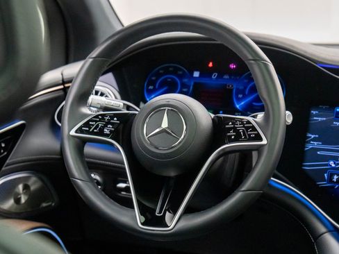 Certified 2023 Mercedes-Benz EQS 580 4MATIC SUV image 11