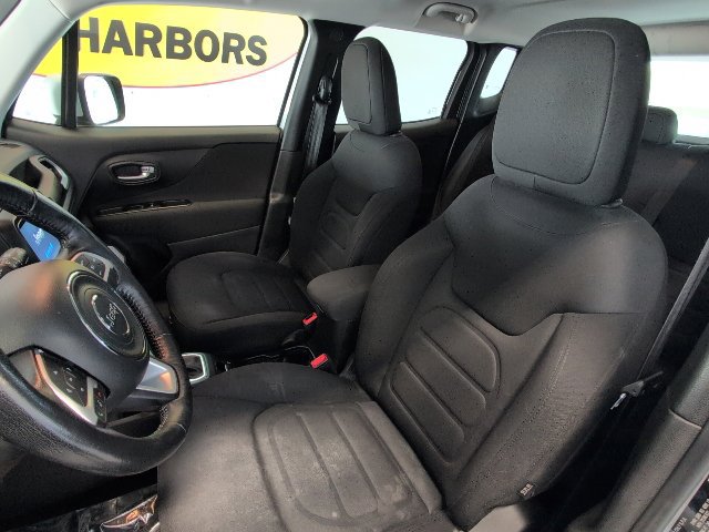 Used 2018 Jeep Renegade Latitude w/ Cold Weather Group AWD/4WD image 12