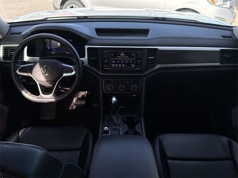 Used 2022 Volkswagen Atlas SE image 16