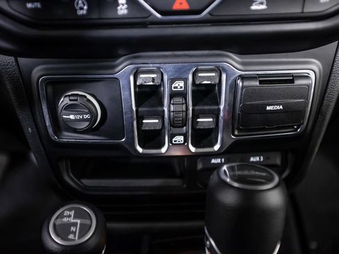 Used 2020 Jeep Gladiator Sport w/ Quick Order Package 24S AWD/4WD image 29