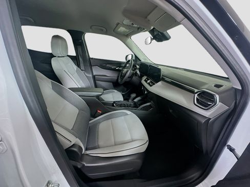 Used 2025 Chevrolet TrailBlazer LT FWD image 28