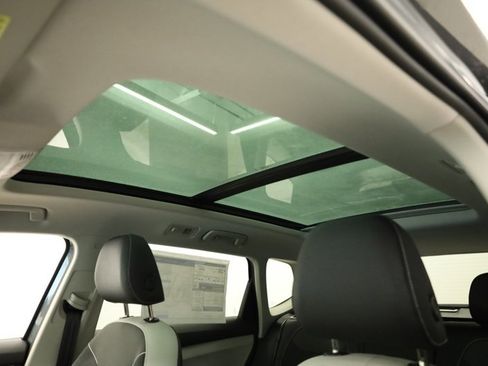 New 2026 Volkswagen Taos SE image 31