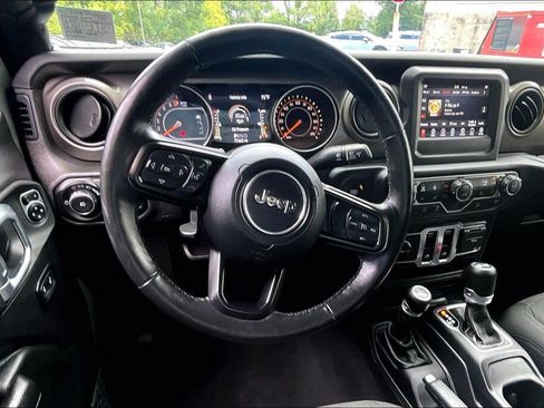 Used 2019 Jeep Wrangler Sport AWD/4WD image 7