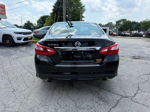 Used 2017 Nissan Altima 2.5 S w/ Power Driver Seat Package FWD image 4
