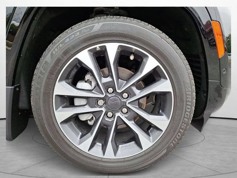 Certified 2025 Jeep Grand Cherokee Overland w/ Trailer Tow Package AWD/4WD image 7