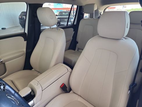 Used 2022 Mercedes-Benz GLB 250 w/ Premium Package Lite image 16
