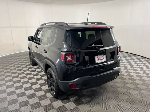 Used 2023 Jeep Renegade Altitude AWD/4WD image 5