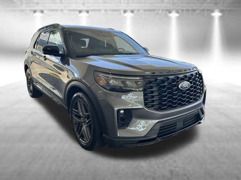 Used 2026 Ford Explorer ST-Line w/ ST-Line Street Pack RWD image 2