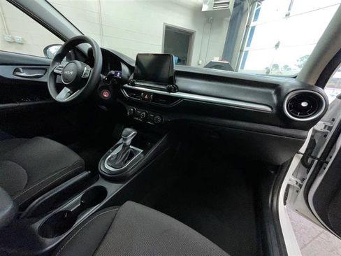 Used 2024 Kia Forte LXS image 27