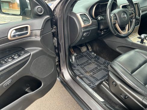 Used 2015 Jeep Grand Cherokee Limited w/ Trailer Tow Group IV image 18