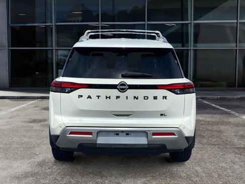 Certified 2023 Nissan Pathfinder SL w/ Black Appearance Package FWD image 8
