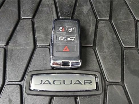 Used 2025 Jaguar F-PACE R-Dynamic S image 59