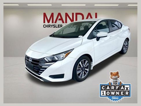 Used 2024 Nissan Versa SV w/ Trunk Package FWD image 1
