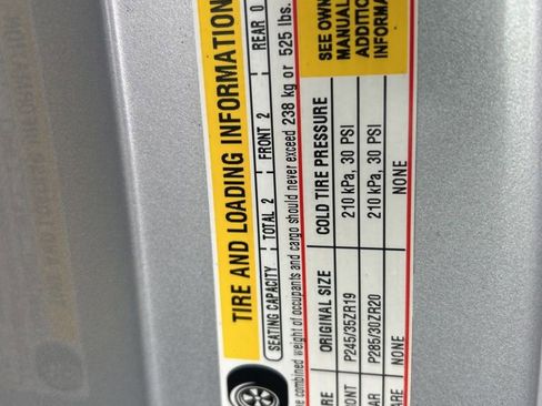 Used 2015 Chevrolet Corvette Stingray Z51 w/ 2LT Preferred Equipment Group image 43