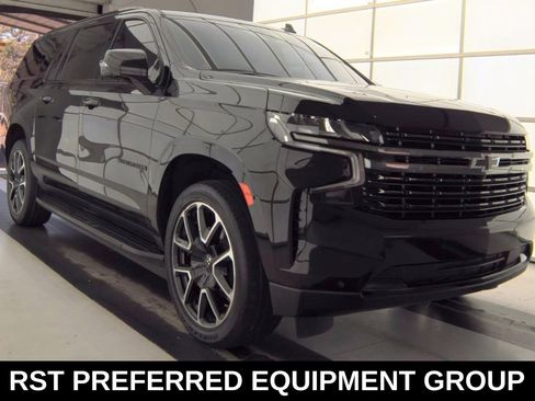 Used 2021 Chevrolet Suburban RST w/ Luxury Package RWD image 3
