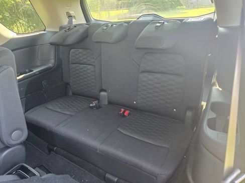 Used 2024 Nissan Pathfinder SV w/ SV Premium Package FWD image 33