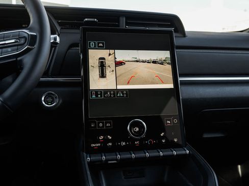 New 2026 GMC Terrain Elevation w/ Technology Package II AWD/4WD image 23