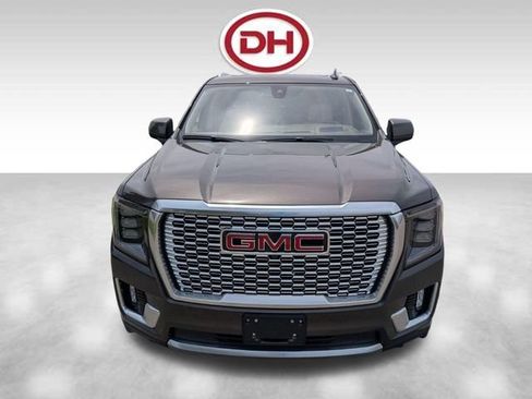 Used 2021 GMC Yukon Denali w/ Denali Ultimate Package AWD/4WD image 2