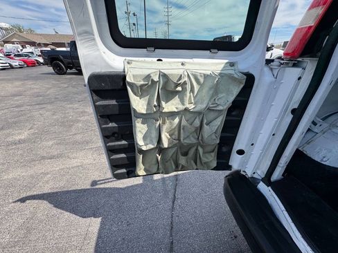 Used 2016 Chevrolet Express 2500 RWD image 19