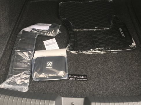 New 2026 Volkswagen Jetta SEL image 5