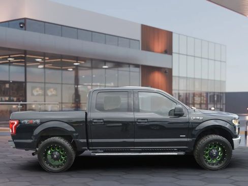 Used 2015 Ford F150 XLT image 9