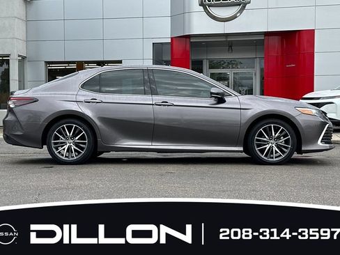Used 2024 Toyota Camry XLE w/ Cold Weather Package FWD image 3